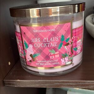 Bath & Body Works Mrs. Claus' Cocktail Candle - brand new